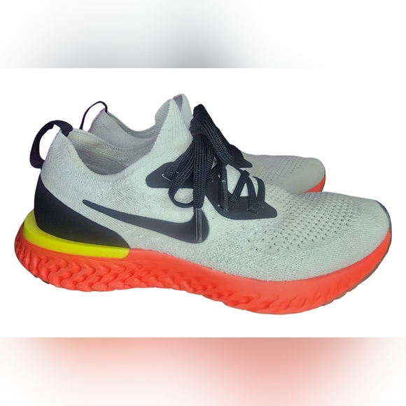 Nike Epic React Flyknit Running Shoes, Youth 7 - Picture 2 of 9